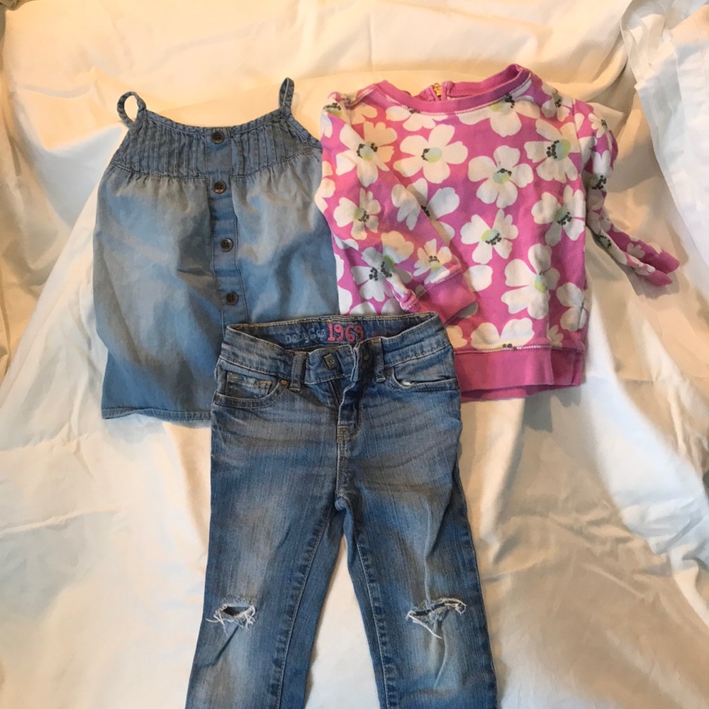 Lot 3 baby Gap size 3 pieces jeans sweater tank